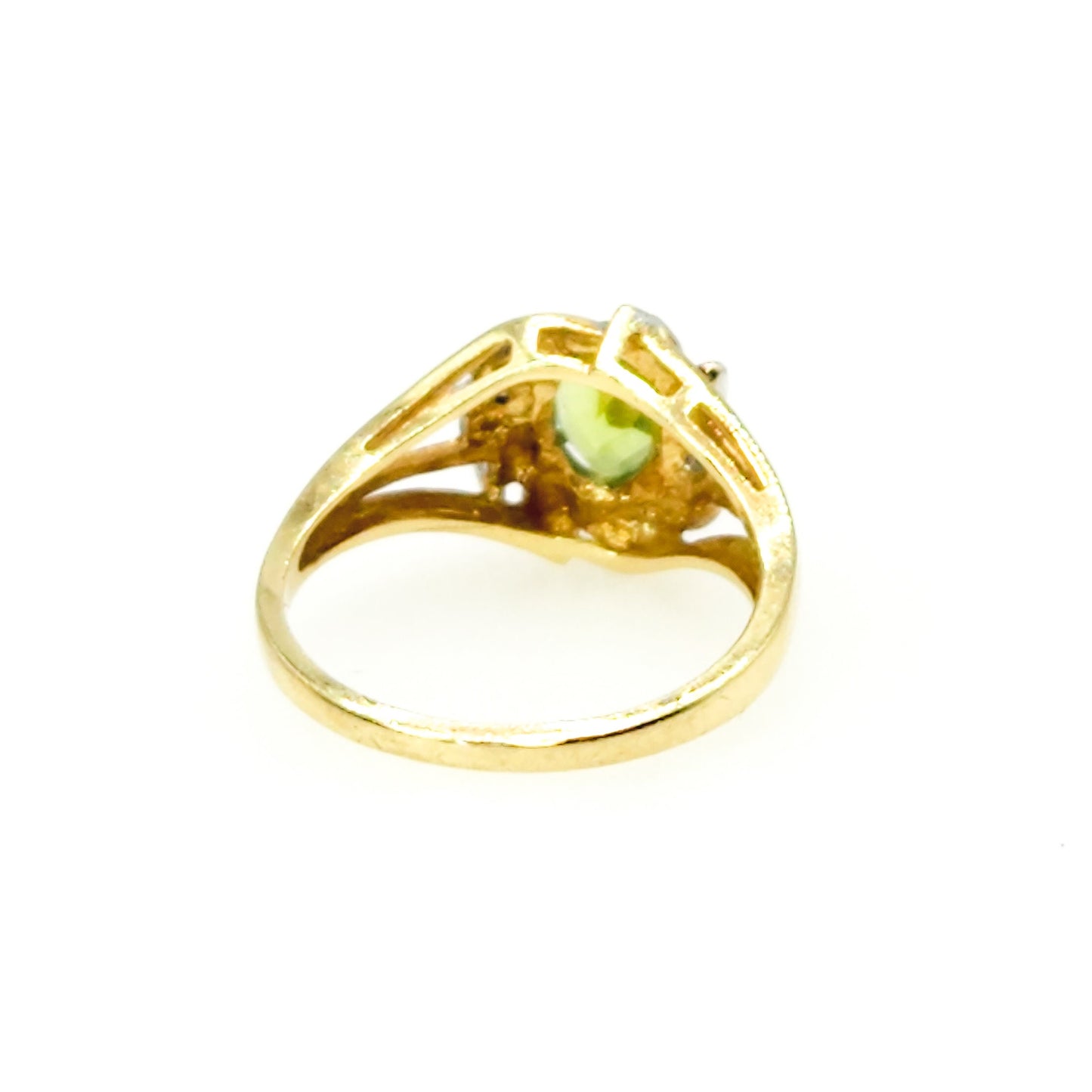 Vintage 1980s Oval Cut Peridot, Diamond, and 10K Gold Ring Size 7.25 - 80s Green Peridot, Diamond, Gold Ring - Green Gemstone Ring