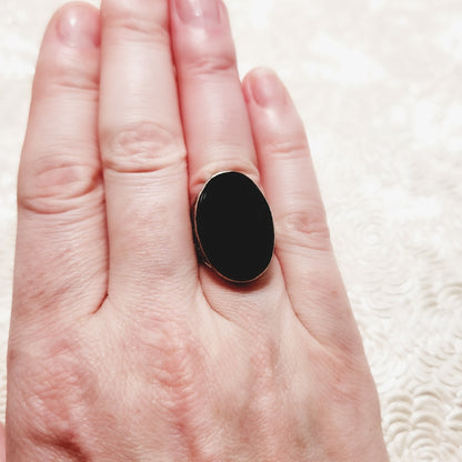 Vintage 1970s Imitation Black Onyx, Silver Plate Flower Cabochon Unisex Ring Size 5.5