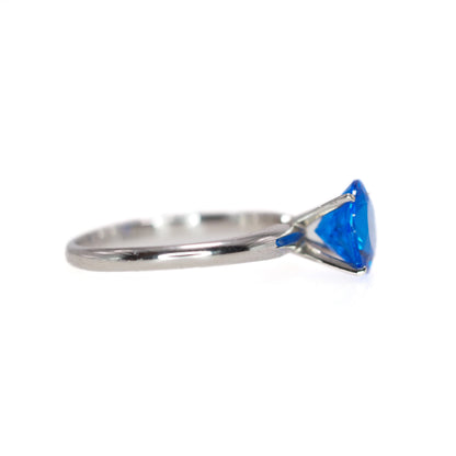 Vintage 1970s Bright Blue Lab Created Spinel and 10K White Plated Solitaire Ring Size 7.25