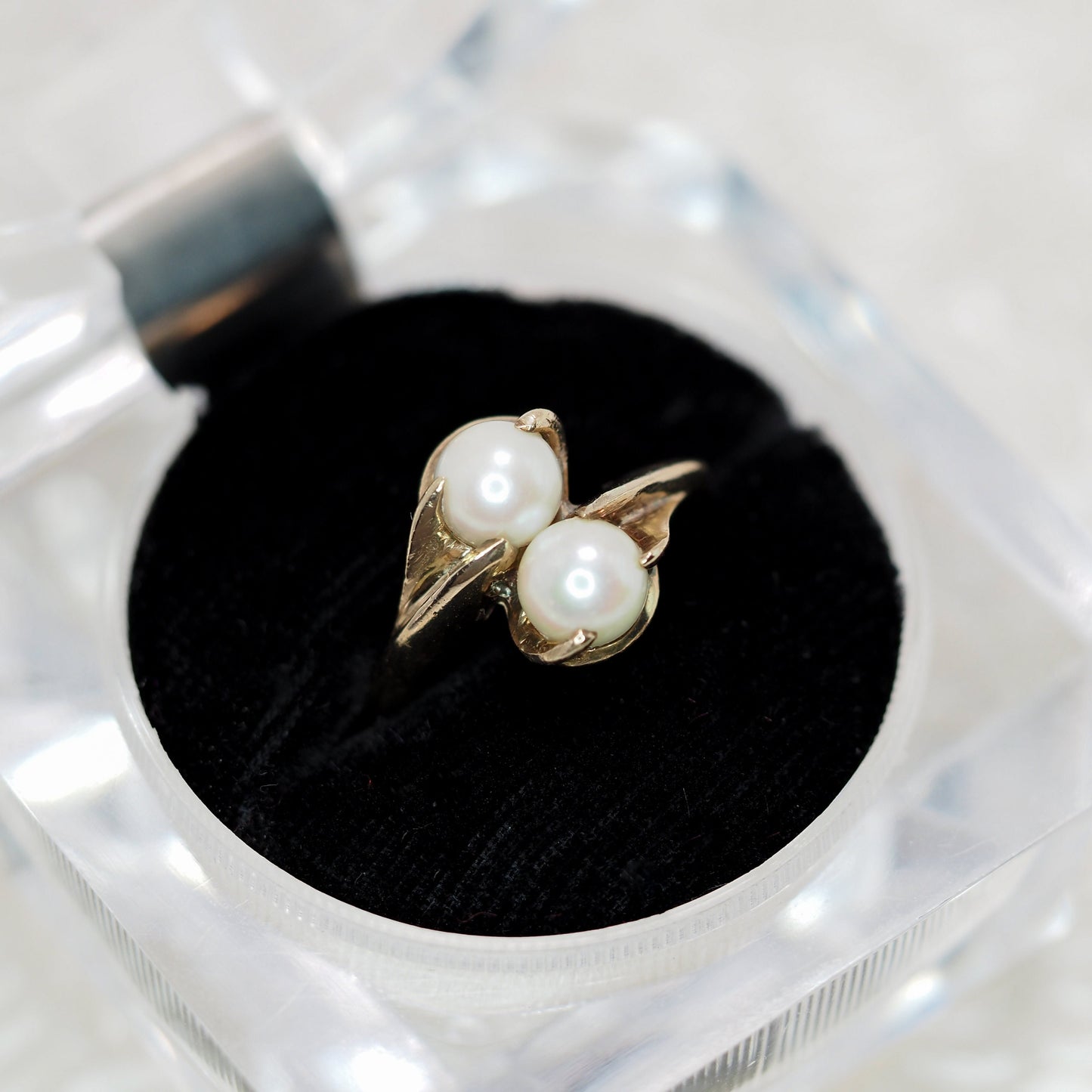 Vintage 1930s Bypass Toi et Moi Cultured Pearl and 10K Yellow Gold Ring Size 5.5 - 30s White Pearl, Gold Two Stone Ring