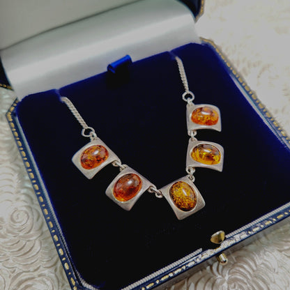 Vintage 1990s Sun-Spangled Amber and Sterling Silver Bib Choker 17.5" Necklace - 90s Orange Amber, Silver Necklace - Orange Gemstone