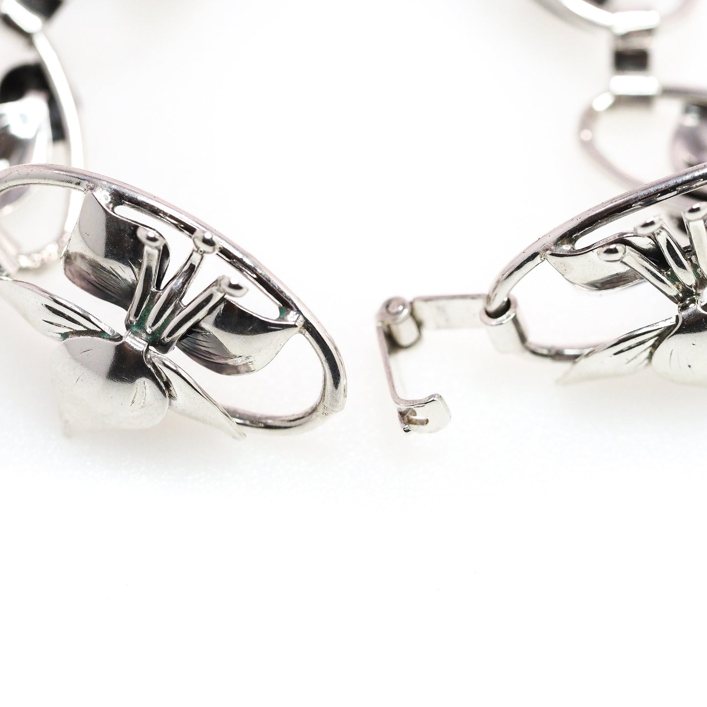 Vintage 1940s Retro Art Deco Sterling Silver Lily Flower Link 7" Bracelet - Vintage Retro Silver Floral Bracelet