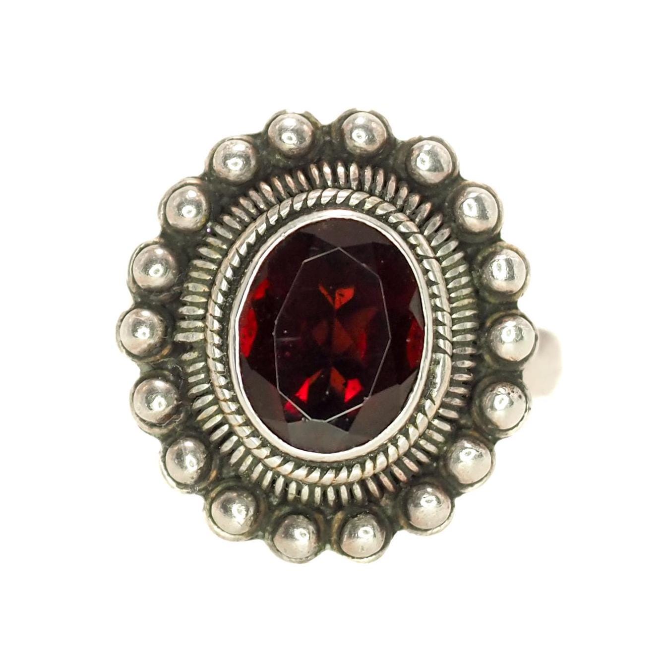 Vintage 1980s Oval-Cut Pyrope Garnet and Sterling Silver Solitaire Ring Size 7 - 80s Red Garnet Silver Southwestern Ring - Gemstone Ring