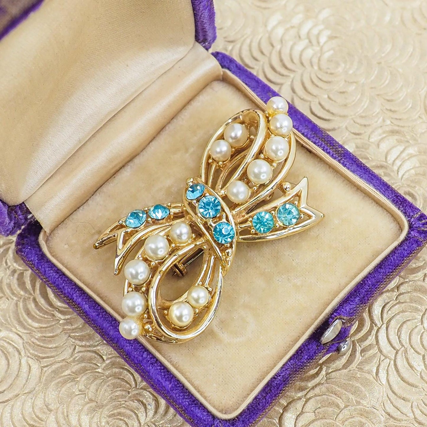 Vintage 1940s Retro Art Deco Aqua Blue Rhinestone, Imitation Pearl, and Gold Tone Ribbon Bow Brooch