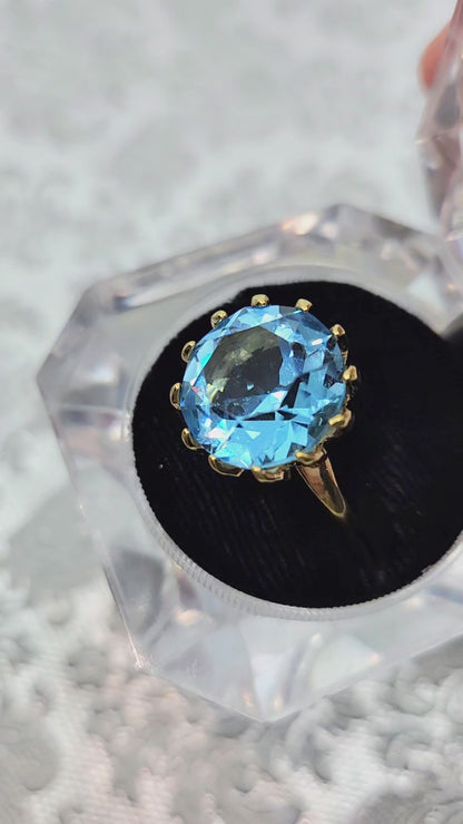 Vintage 1960s UNCAS Blue Glass and 18K Gold Electroplate Large Cocktail Ring Size 9