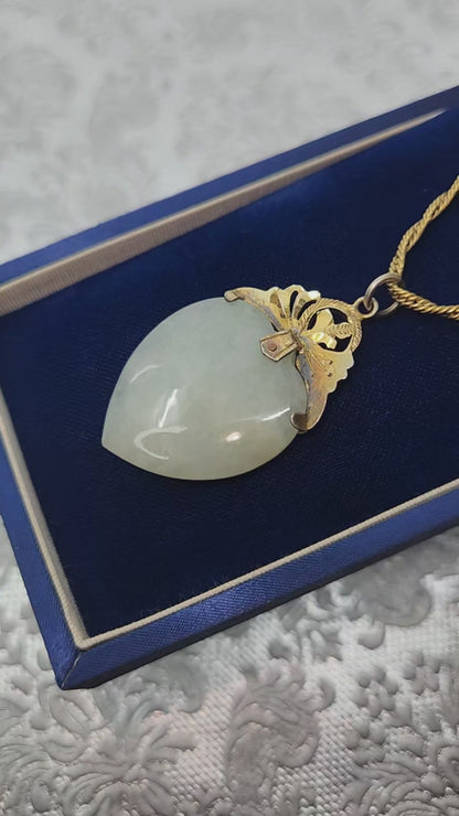 Vintage 1960s Heart Green Jadeite Jade and Gold Filled 18" Necklace