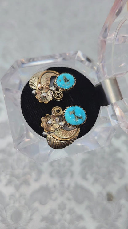 Vintage 1980er Navajo Ohrstecker in Blumenform mit blauem Türkis und vergoldetem Sterlingsilber