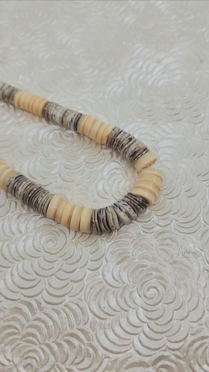 Vintage 1970s Navajo Shell Heishi and Sterling Silver Southwestern Native American Beaded 17" Necklace