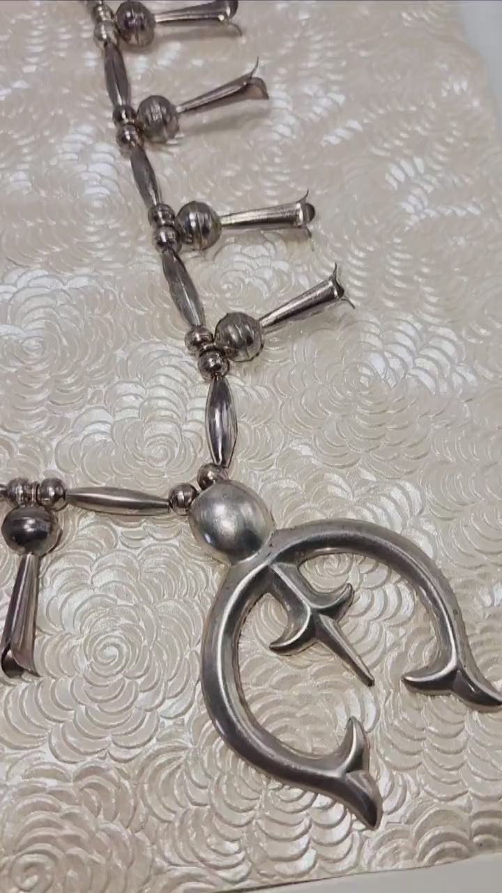 Vintage 1930s Navajo Native American Sterling Silver Squash