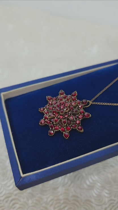 Antique 1890s Late Victorian Bohemian Garnet and Gilt Cluster Starburst 18" Necklace