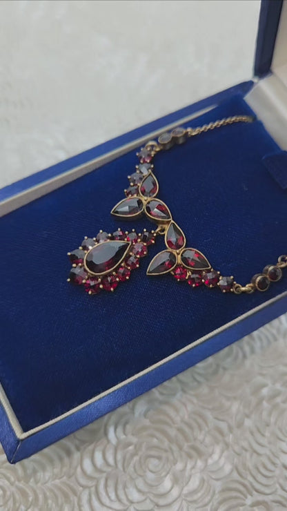 Vintage 1930s Red Bohemian Garnet Drop Choker Gilt 17" Necklace