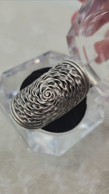 Vintage 1990s Sterling Silver Rose Swirled Large Full Finger Statement Ring Size 7.25