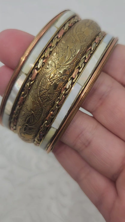 Vintage 1980s Victorian Revival Mother of Pearl Floral Bangle 8" Bracelet